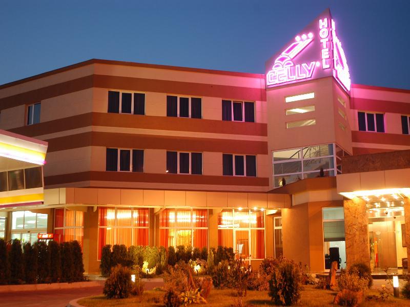 Celly Hotel 皮特什蒂 外观 照片